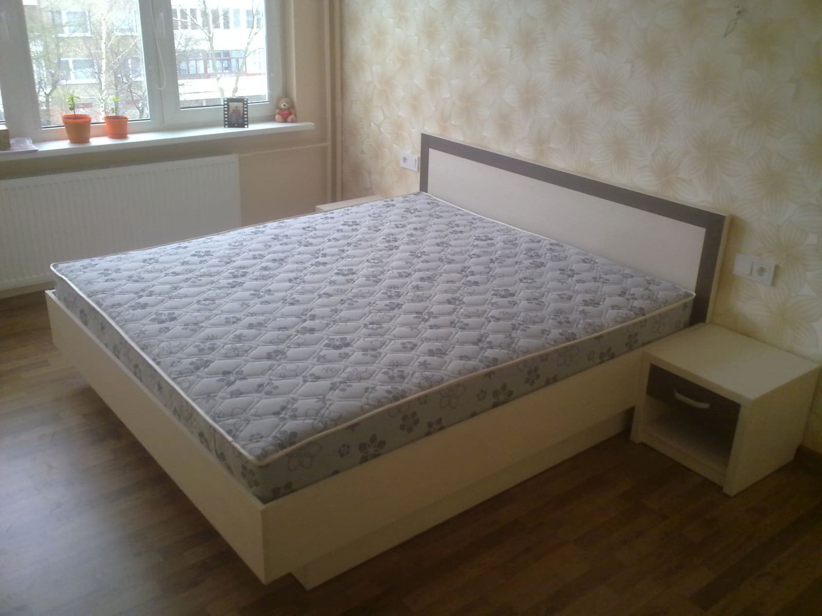 Miegamojo baldai pagal užsakymą, darbas Nr. 1